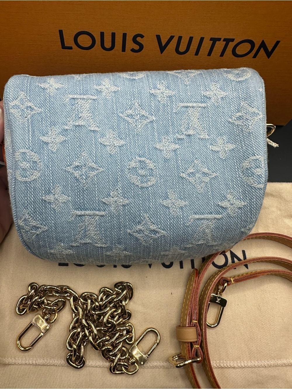 Louis Vuitton Denim mini bumbag - Picture 5 of 13